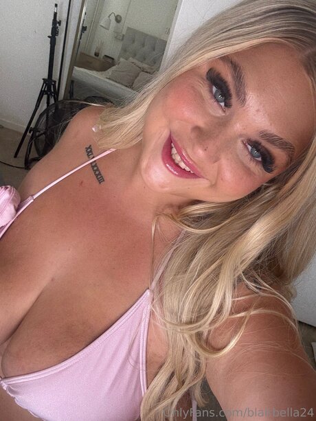 Foto di nudo di fuga di OnlyFans di Blairbella24