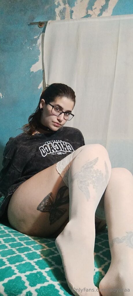 Foto di nudo di fuga di OnlyFans di Ladyaraa