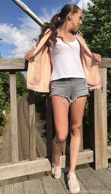 Foto di nudo di fuga di OnlyFans di Sangelinafree