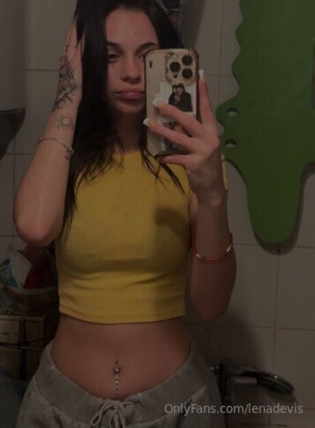 Foto di nudo di fuga di OnlyFans di Lenadevis