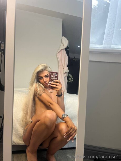 Foto di nudo di fuga di OnlyFans di Tararose1