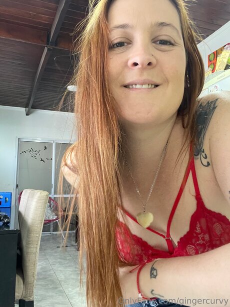 Foto di nudo di fuga di OnlyFans di Gingercurvy