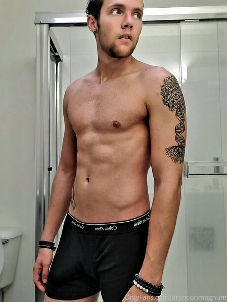 Foto di nudo di fuga di OnlyFans di Brandonmagnum
