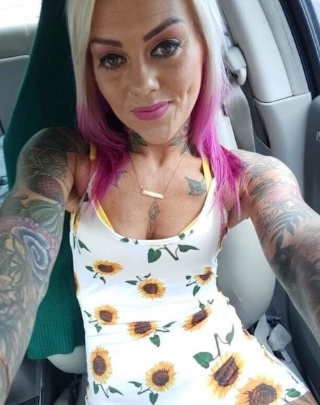 Foto di nudo di fuga di OnlyFans di Tattooedbarbie86