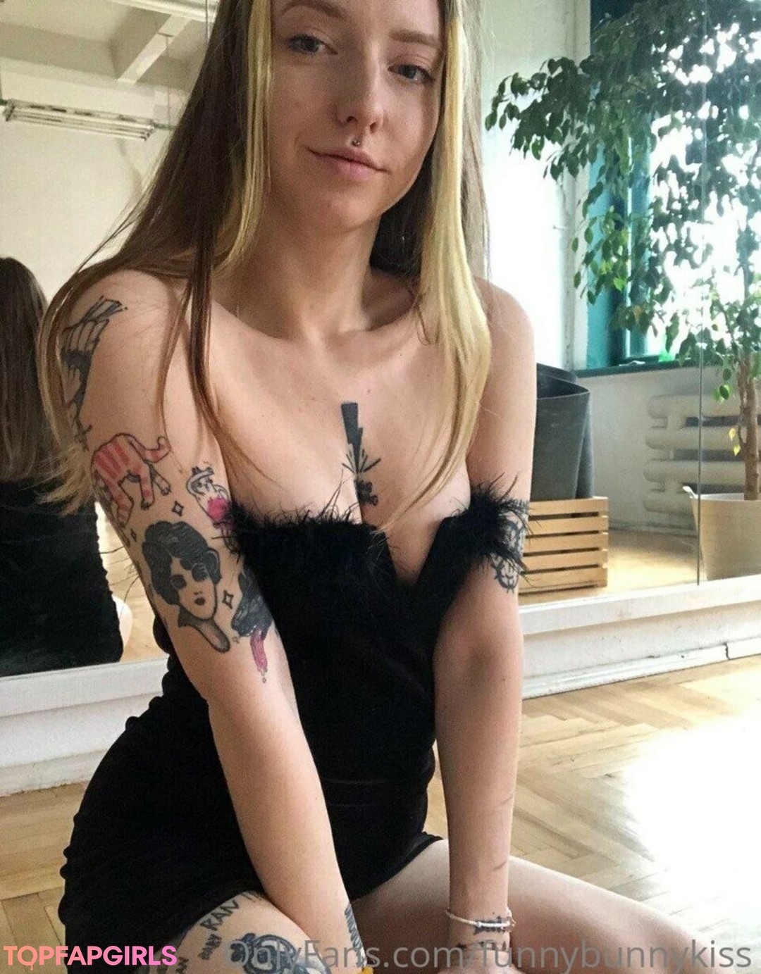 Foto di nudo di fuga di OnlyFans di Funnybunnykiss #54 Foto di nudo di fuga di OnlyFans di Funnybunnykiss #54