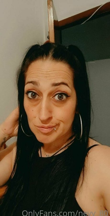 Foto di nudo di fuga di OnlyFans di Nevy80