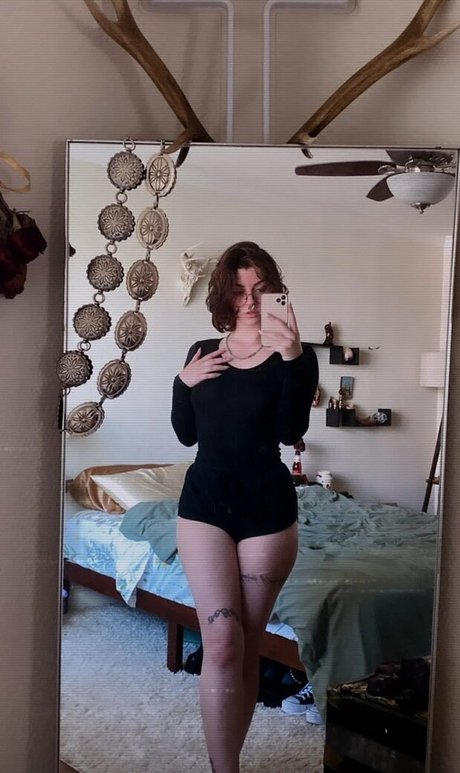 Foto di nudo di fuga di OnlyFans di Ltlyata