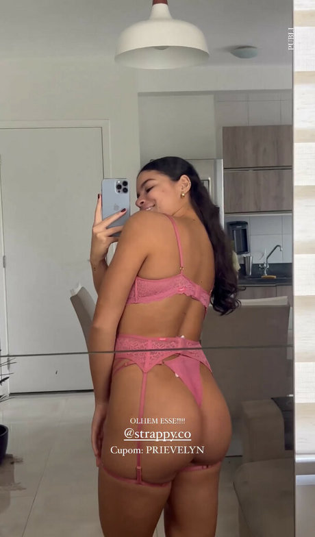 Foto di nudo di fuga di OnlyFans di Priscila Evellyn