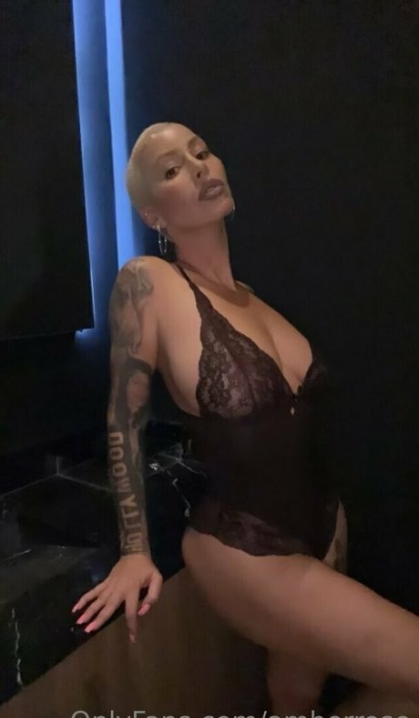 Foto di nudo di fuga di OnlyFans di Amber Rose