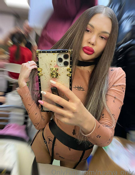 Foto di nudo di fuga di OnlyFans di Sofaukr
