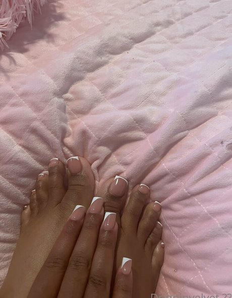 Foto di nudo di fuga di OnlyFans di Drippinvelvet