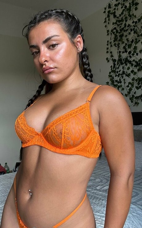 Foto di nudo di fuga di OnlyFans di Carlysophie