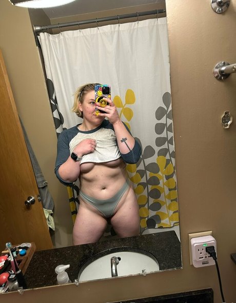Foto di nudo di fuga di OnlyFans di Sunny84