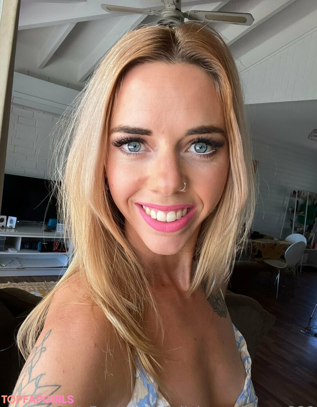 Foto di nudo di fuga di OnlyFans di Feliciameridiana888 #37 Foto di nudo di fuga di OnlyFans di Feliciameridiana888 #37