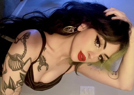 Foto di nudo di fuga di OnlyFans di Lilbatty