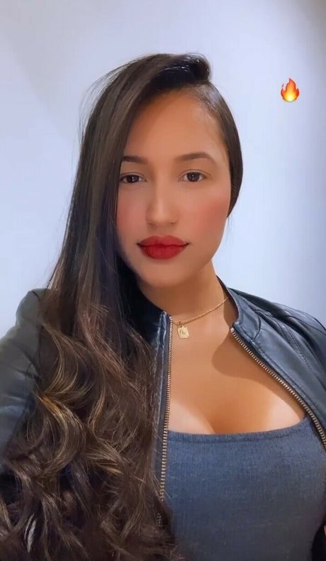 Foto di nudo di fuga di OnlyFans di Flavia Carolayne
