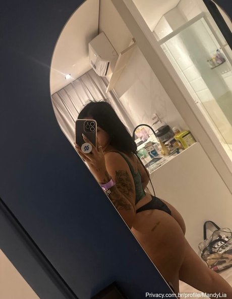 Foto di nudo di fuga di OnlyFans di Mandy Lia