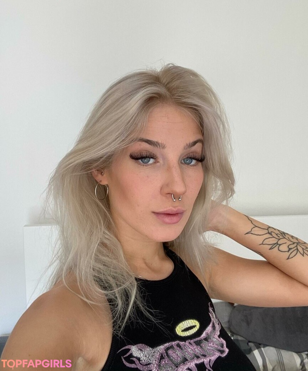 Foto di nudo di fuga di OnlyFans di Pinkarosalina #3 Foto di nudo di fuga di OnlyFans di Pinkarosalina #3