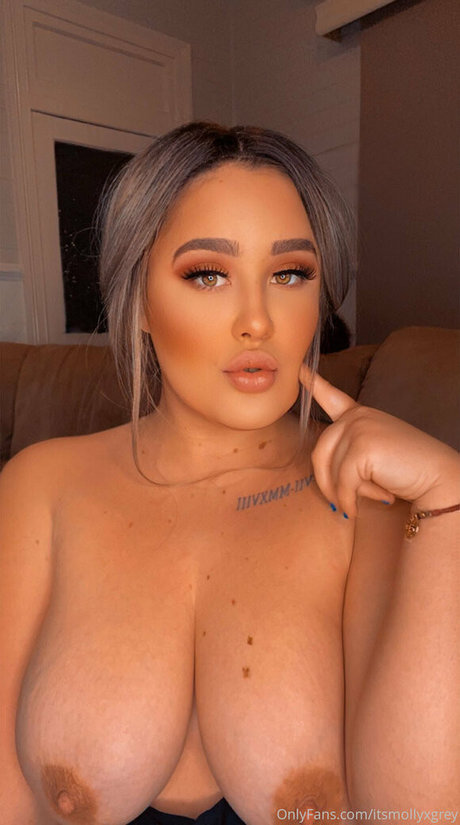 Foto di nudo di fuga di OnlyFans di Mollygreypreviews