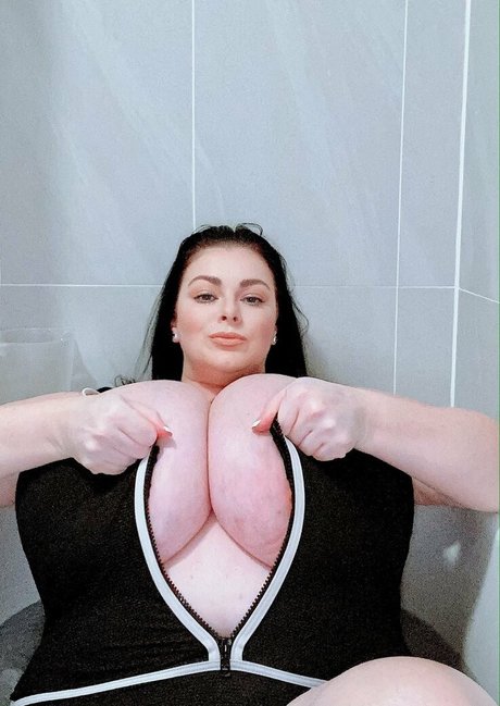 Foto di nudo di fuga di OnlyFans di Karlajames