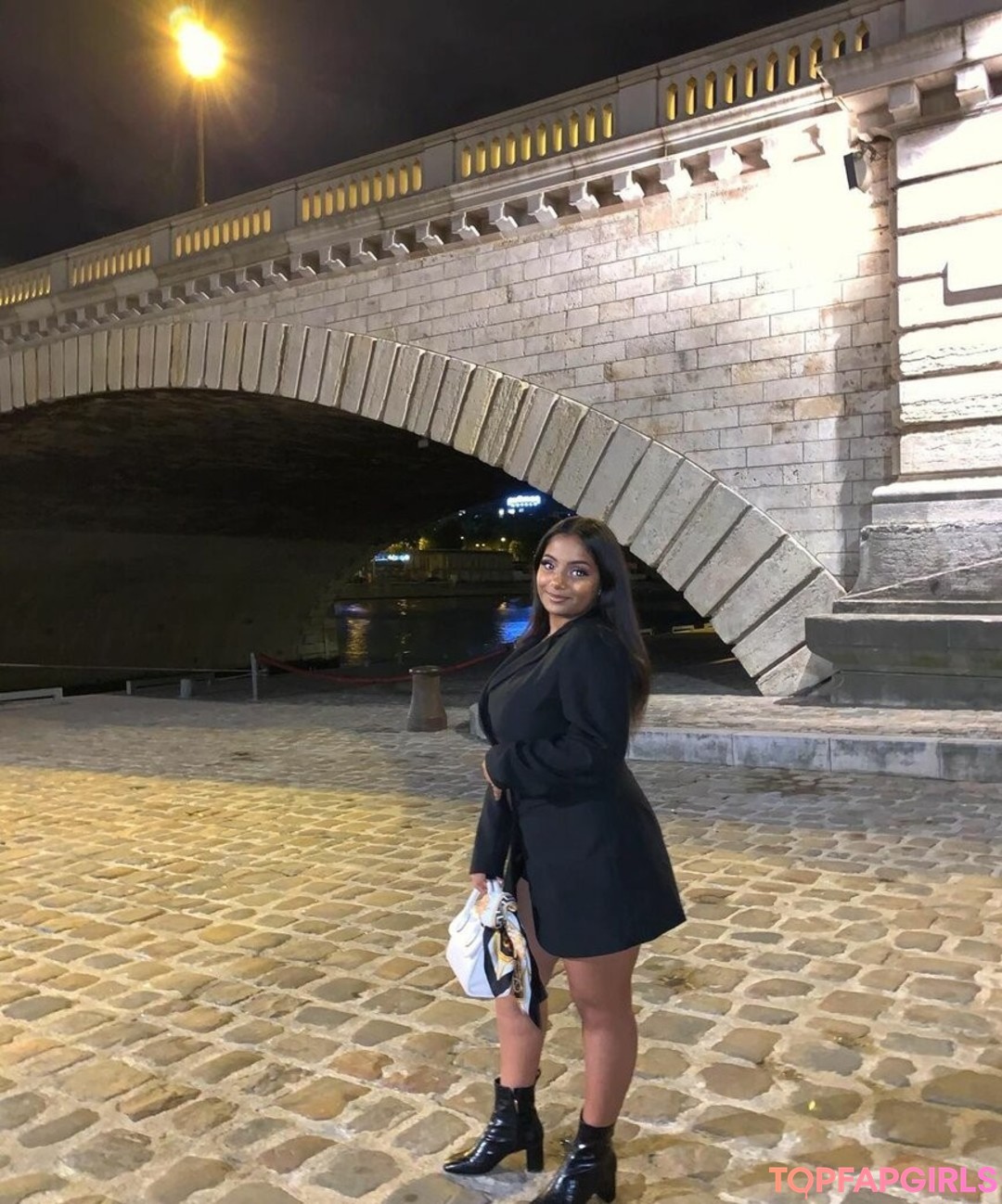 Foto di nudo di fuga di OnlyFans di Zina Hadid #246 Foto di nudo di fuga di OnlyFans di Zina Hadid #246