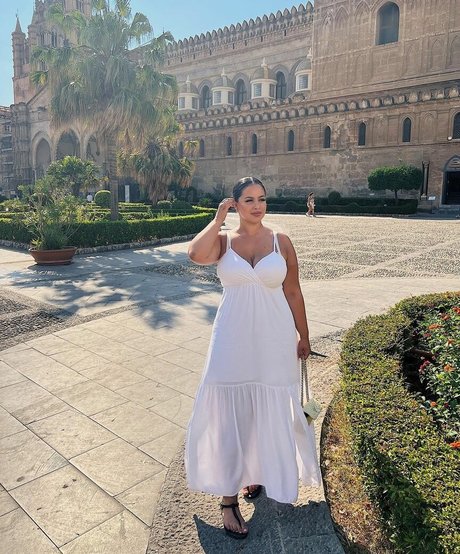 Foto di nudo di fuga di OnlyFans di Zina Hadid