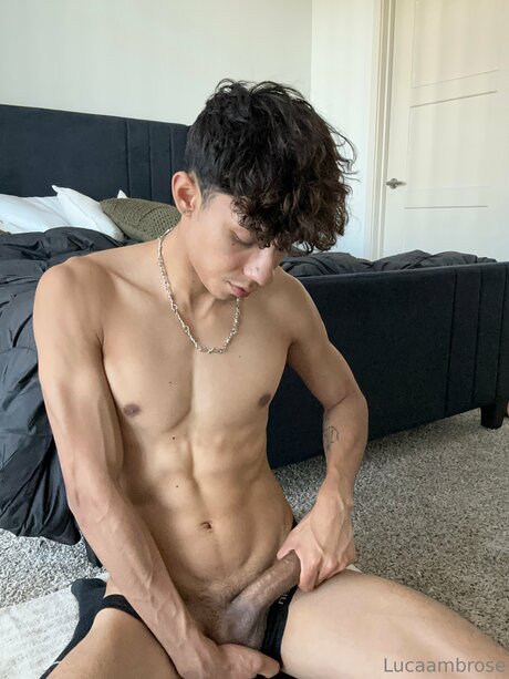 Foto di nudo di fuga di OnlyFans di Lucaambrose