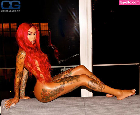 Foto di nudo di fuga di OnlyFans di Sky Days