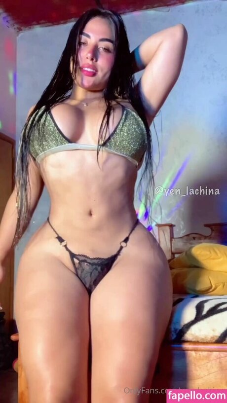 Foto di nudo di fuga di OnlyFans di Yenlachina