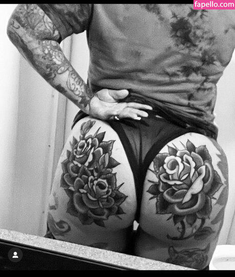 Foto di nudo di fuga di OnlyFans di Jimi22red