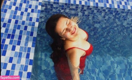 Foto di nudo di fuga di OnlyFans di Avneet Kaur