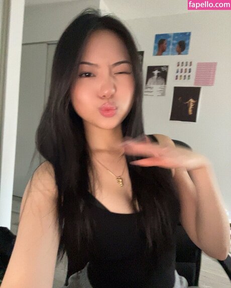 Foto di nudo di fuga di OnlyFans di Aishlvsu