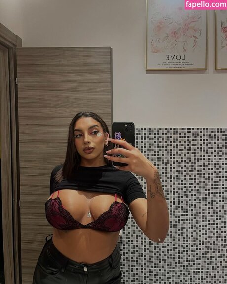 Foto di nudo di fuga di OnlyFans di Debora Bloise