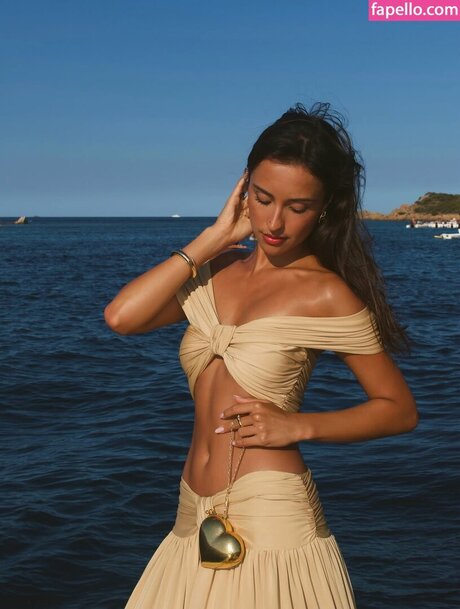 Alexandra Saint Mleux