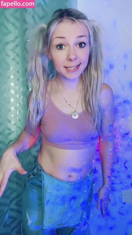 Foto di nudo di fuga di OnlyFans di Smileydani158