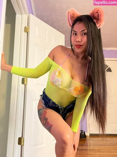 Foto di nudo di fuga di OnlyFans di Miaandmonami