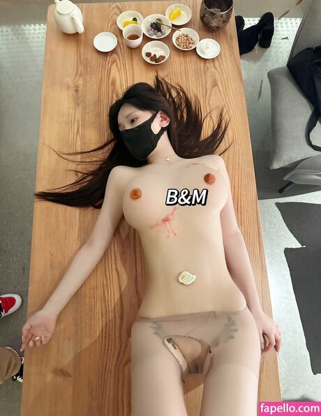 Foto di nudo di fuga di OnlyFans di Meiyxtxin