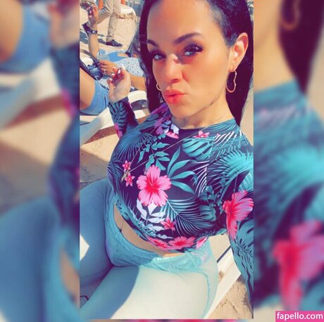 Foto di nudo di fuga di OnlyFans di Neeyce