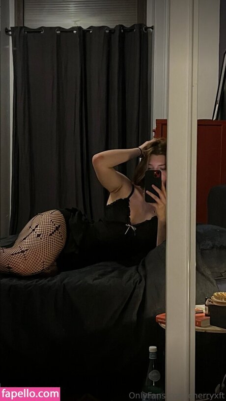 Foto di nudo di fuga di OnlyFans di Cherryxft