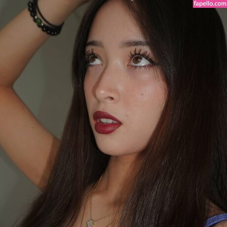 Foto di nudo di fuga di OnlyFans di Asmr Emco