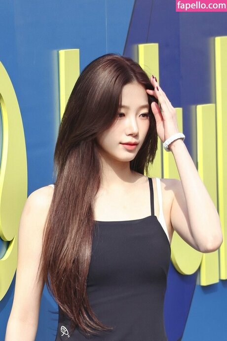 Kazuha Nakamura 中村 一葉