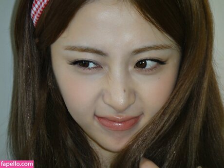 Huh Yunjin 