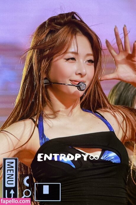 Huh Yunjin 허윤진