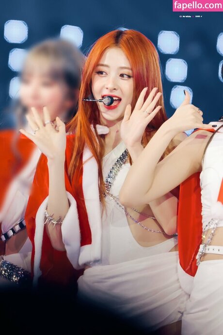 Huh Yunjin 