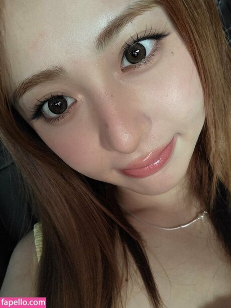 Huh Yunjin 허윤진