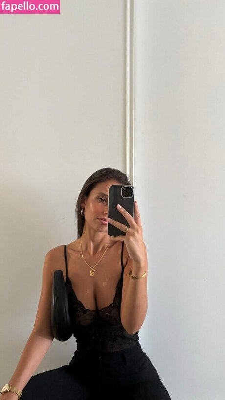 Foto di nudo di fuga di OnlyFans di Sara Liso
