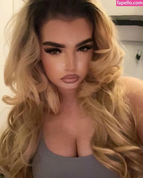 Foto di nudo di fuga di OnlyFans di Maisyrose32