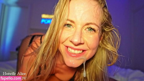 Hotwifealice