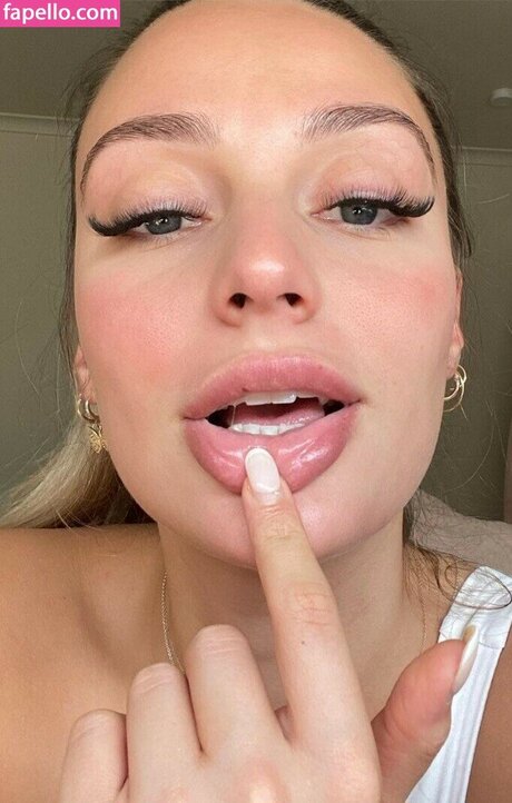 Foto di nudo di fuga di OnlyFans di Pietra Consulin