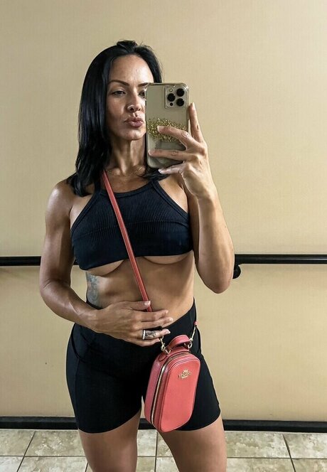 Foto di nudo di fuga di OnlyFans di Ashley Egerton